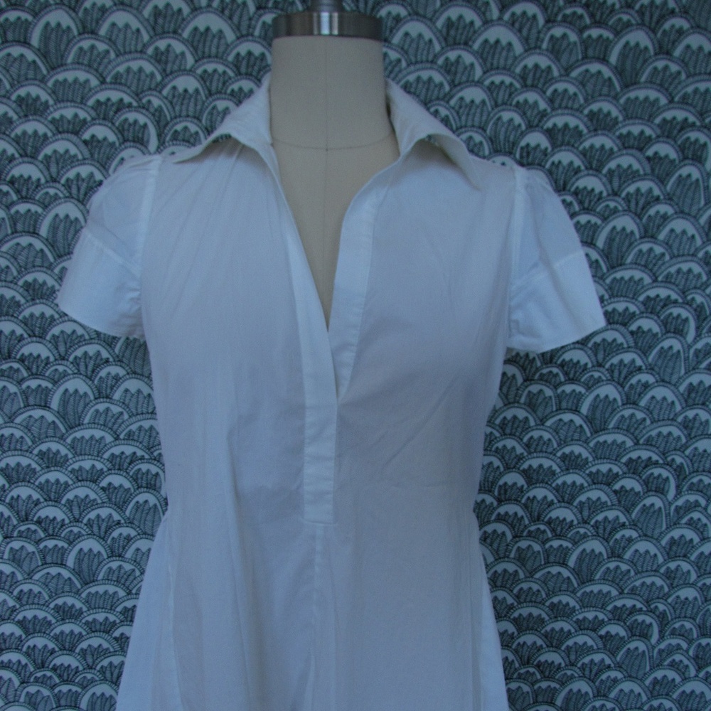 BCBG White stretch cotton cap sleeve top